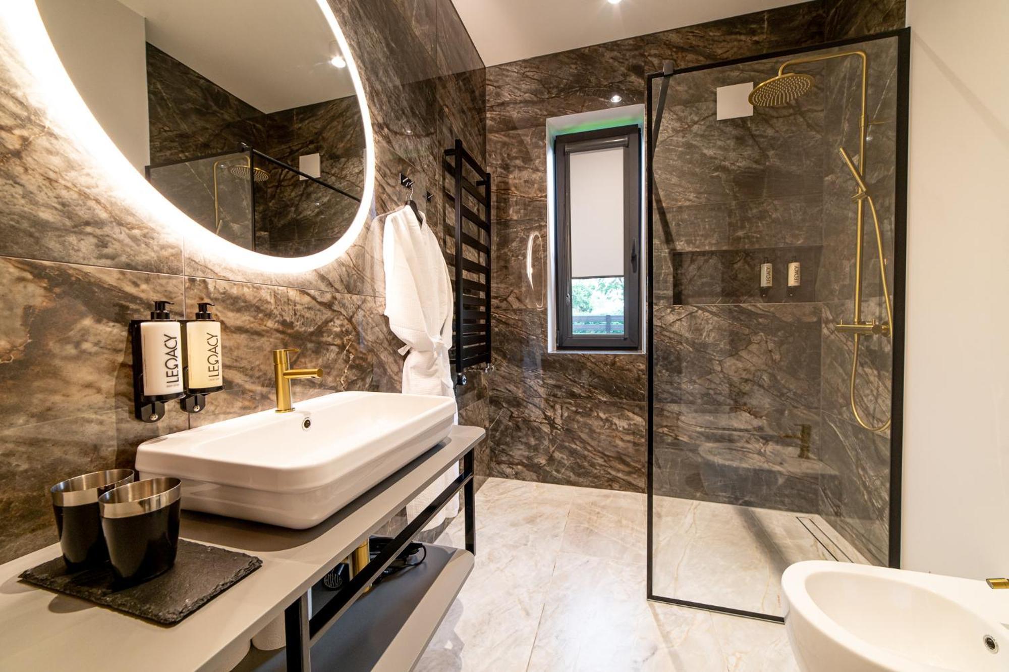 Hotel Gothards Kuldīga Kültér fotó